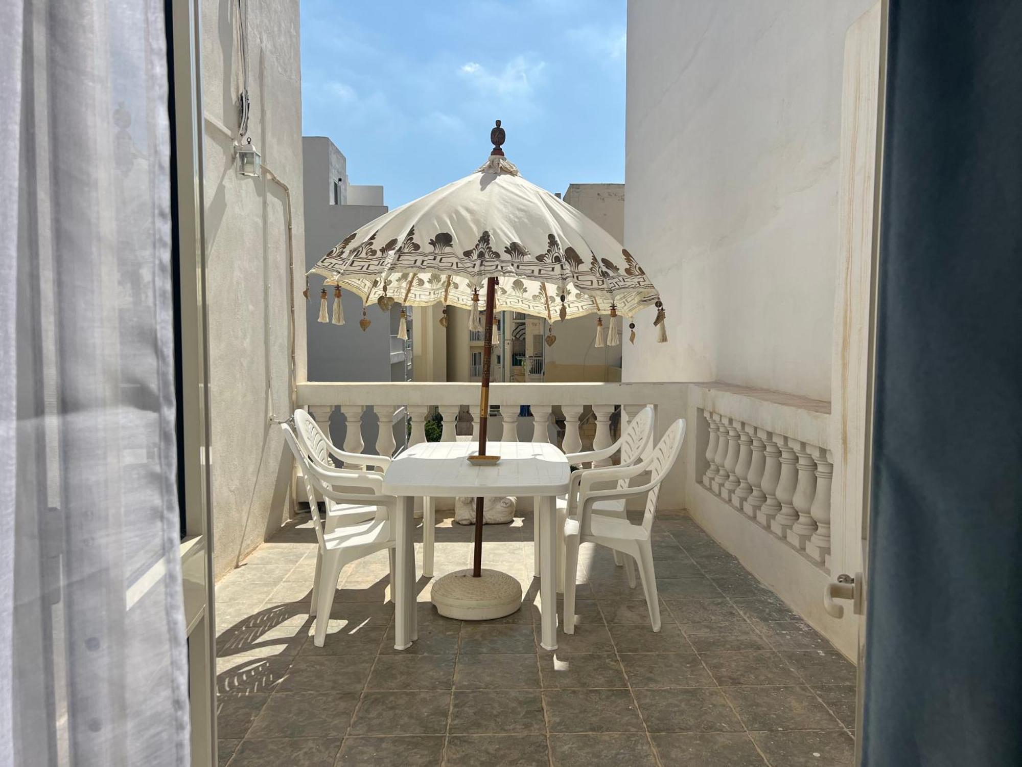 Apartamento Penthouse By The Sea Sliema Exterior foto